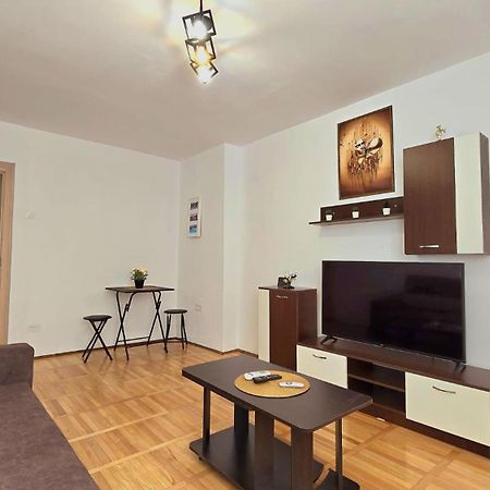 Apartament Confort Hd Хунедоара Екстериор снимка