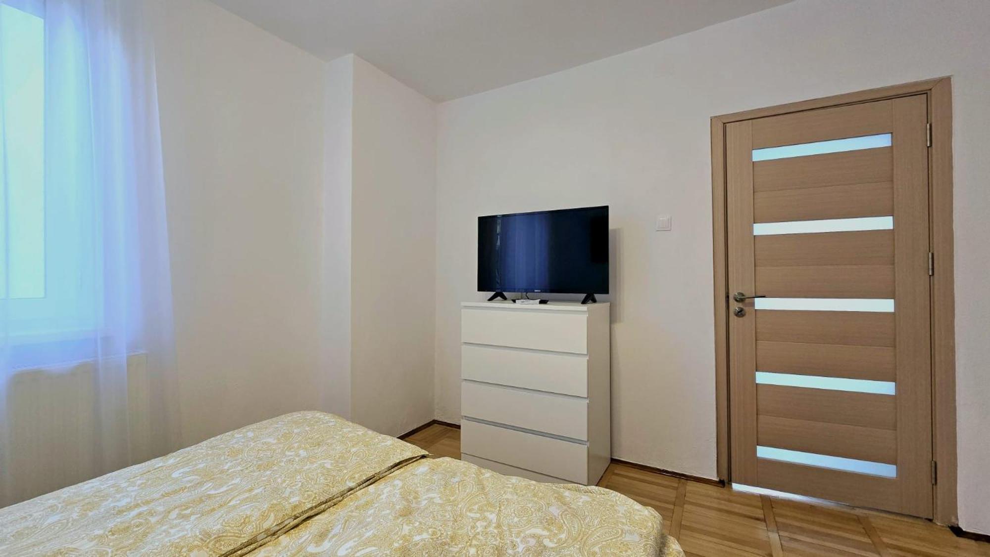 Apartament Confort Hd Хунедоара Екстериор снимка